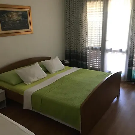 In With Terrace, Air Conditioning, Wi-fi 아파트 스베티필립아이자코브
