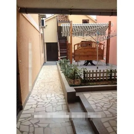 아파트 In With Terrace, Air Conditioning, Wi-fi