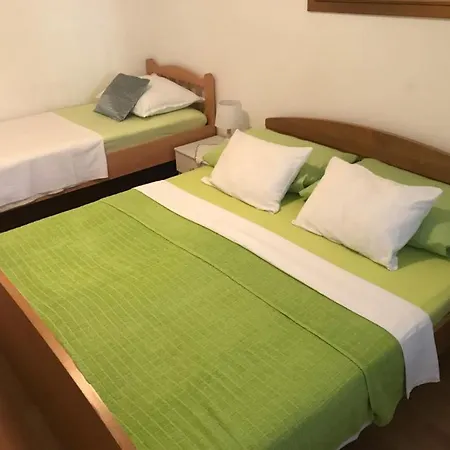 아파트 In With Terrace, Air Conditioning, Wi-fi *